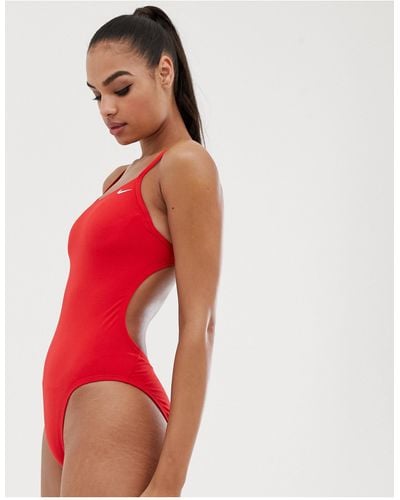 Nike Nike – er Badeanzug mit Zierausschnitt - Rot