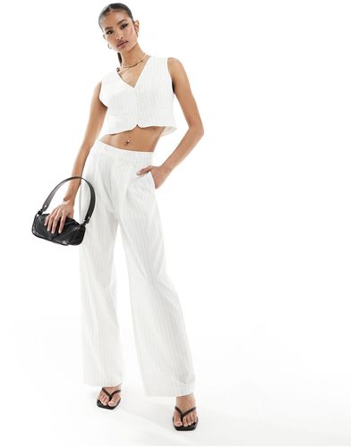 In The Style Pantaloni sartoriali con fondo ampio crema gessato - Bianco