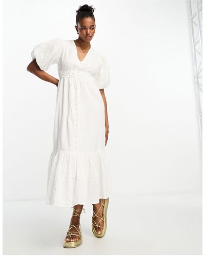 New Look Vestido midi abotonado con diseño fruncido - Blanco