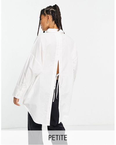 Vero Moda Aware - chemise longue avec fente et lien noué dans le dos - Blanc