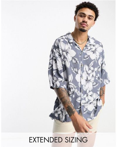 ASOS Camisa extragrande con solapas, sisas caídas y estampado hawaiano vintage - Gris
