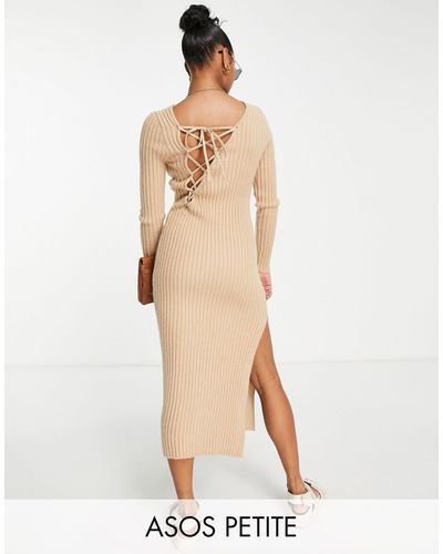 ASOS Asos design petite - robe longue en maille avec détail lacé asymétrique au dos - neutre