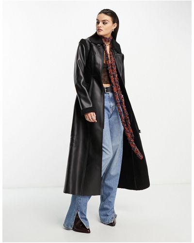 Reclaimed (vintage) Trench-coat long en similicuir avec détails en shearling - noir - Blanc