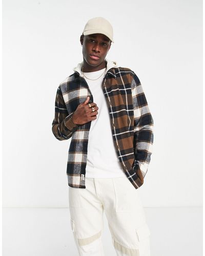 Hollister – hemdjacke mit jersey-kapuze und geteiltem karomuster - Weiß