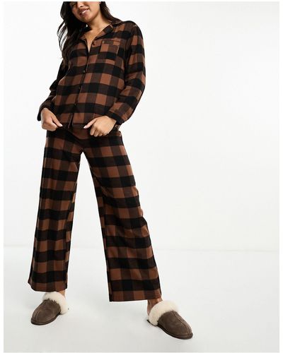 Loungeable – angerauter baumwoll-pyjama mit hose und langärmligem, geknöpftem oberteil - Weiß