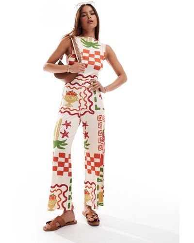 ASOS – culotte-jumpsuit mit postkartenprint, schlitzausschnitt und rückenausschnitt mit schnürung - Weiß