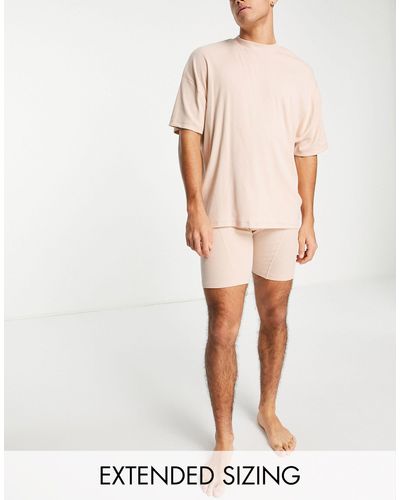 ASOS – übergroßes lounge-pyjama-set aus farblich abgestimmtem t-shirt und shorts - Natur