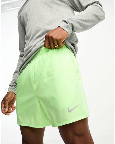 Nike Challenger Dri-fit 5 Inch Shorts - Green