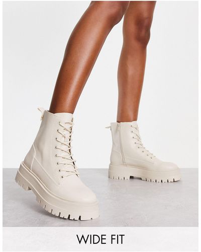 Stradivarius Wide Fit Lace Up Flat Ankle Boot - White