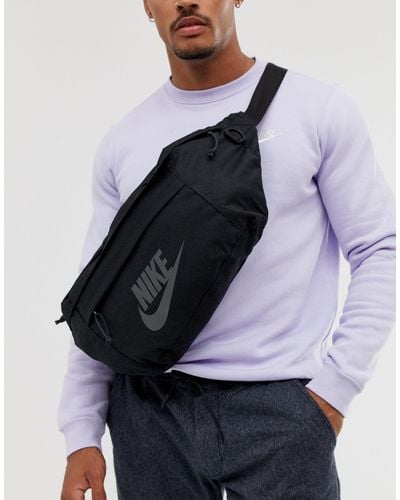 Nike Riñonera grande en negro Tech