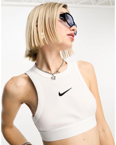 Nike – life trend – kurzes, geripptes tanktop - Weiß