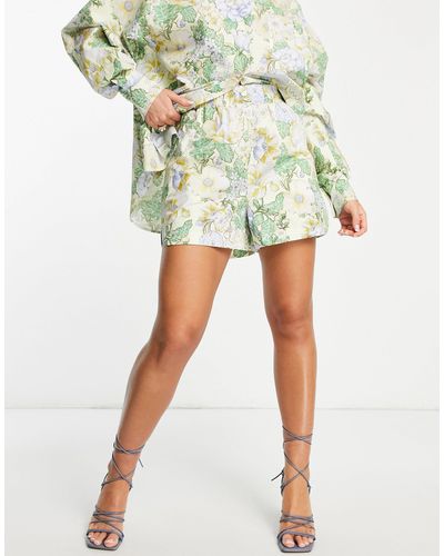 ASOS Short en coton noué à la taille avec imprimé fleurs - Multicolore