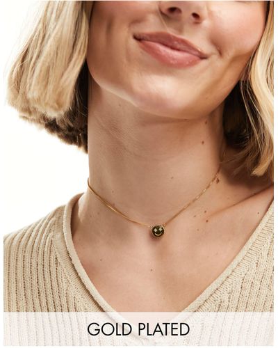 Rachel Jackson Collier à pendentif smiley en plaqué or 22 carats avec boîte cadeau - Neutre