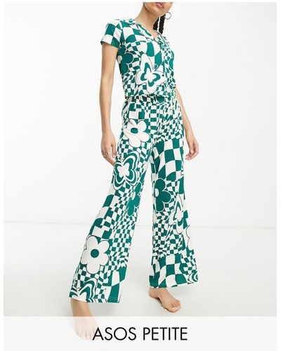 ASOS Asos Design Petite - Exclusive - Pyjamaset Van Viscose Met Overhemd En Broek Met Dambordmotief En Bloemen - Wit