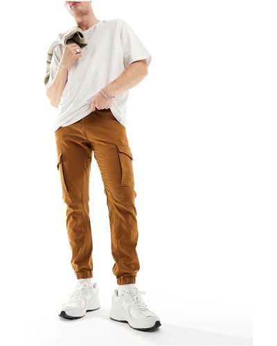 Jack & Jones Intelligence - pantaloni cargo color cammello con fondo elasticizzato - Bianco