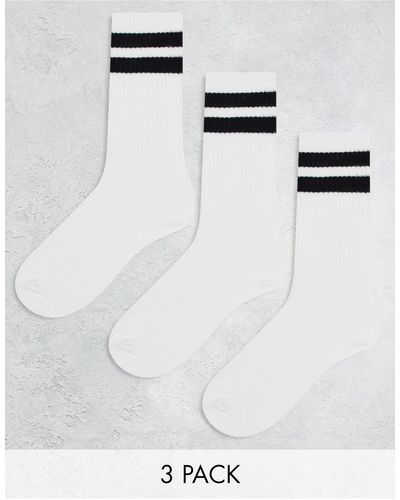 Bershka Confezione da 3 paia di calzini sportivi bianchi - Bianco