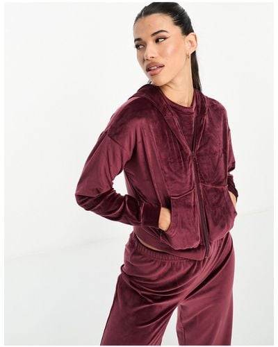 Loungeable Sweat à capuche confort zippé court en velours - framboise - Rouge