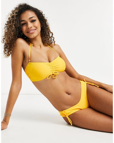 New Look Slip bikini con parte anteriore a v e arricciature laterali - Arancione