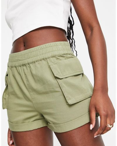 Miss Selfridge Pantalones cortos s con bolsillos cargo - Verde