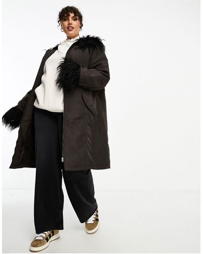 Collusion Plus - manteau long en nylon avec bordures en fausse fourrure - /marron - Blanc