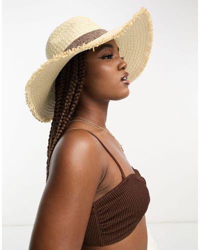 South Beach Sombrero fedora color crema con banda metalizada y bordes desflecados - Marrón