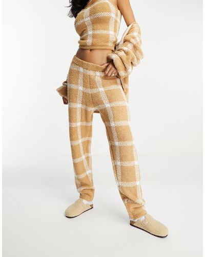ASOS Mix & match - pantalon confort en maille duveteuse à carreaux - camel - Neutre