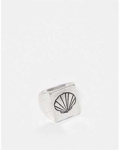 Reclaimed (vintage) Unisex Doodly Shell Ring - White