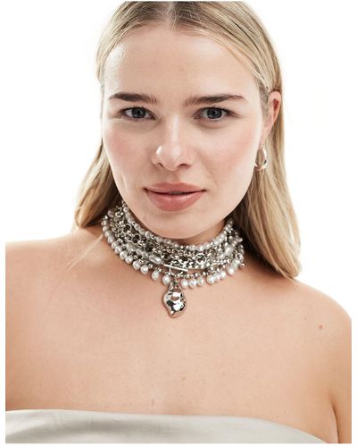 ASOS Asos Design Curve Limited Edition Choker Necklace With Mixed Faux Pearl And Chain With Molten Pendant - Natural