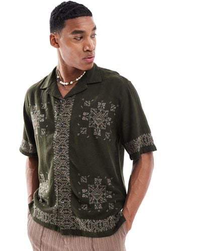 Abercrombie & Fitch Embroidered Border Pattern Short Sleeve Shirt Relaxed Fit - Green