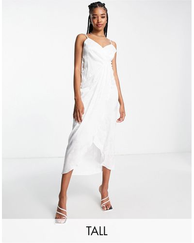 Flounce London Satijnen Midi-jurk Met Geknoopte Overslag - Wit