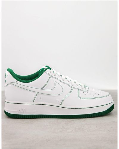 Nike Zapatillas blancas y verde pino air force 1 '07 stitch - Blanco