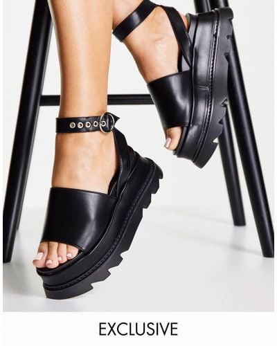 LAMODA Exclusive Flatform Footbed Sandals - Black