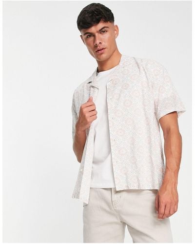 Abercrombie & Fitch Geo Tile Print Short Sleeve Resort Shirt - White