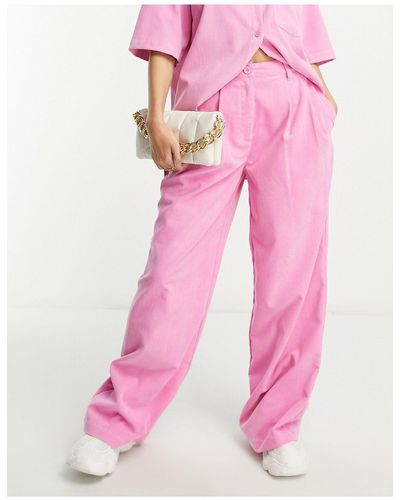 ASOS Pantalon d'ensemble large en velours côtelé effet drapé - rose