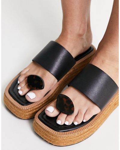 ASOS Jonas - sandales style mules en cuir à entredoigt - noir - Marron