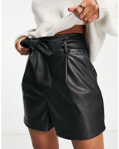 New Look Belted Faux Leather Shorts - Black