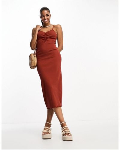Pieces Exclusive Ruched Front Cami Midi Dress - Red