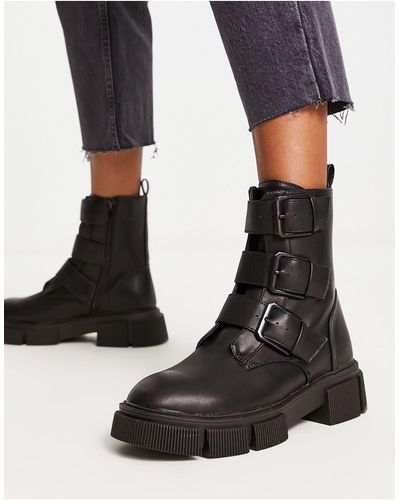 New Look Flat Boots With Buckle Detail - Black