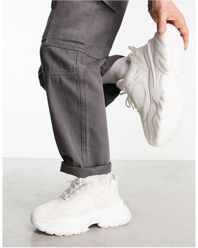 ASOS Zapatillas deportivas blancas con suela gruesa - Blanco