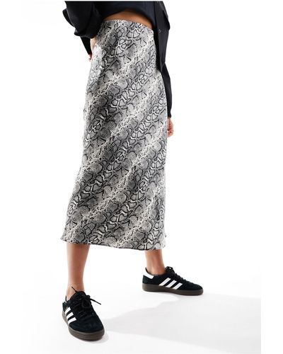 New Look Falda midi con estampado - Neutro