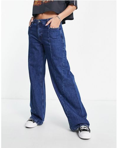 NA-KD X Chloe Monchamp - Jeans Met Lage Taille En Rechte Pijpen - Blauw
