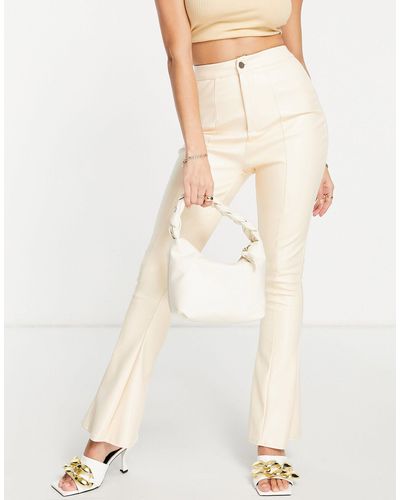 Missguided Pantalon évasé en imitation cuir - crème - Neutre