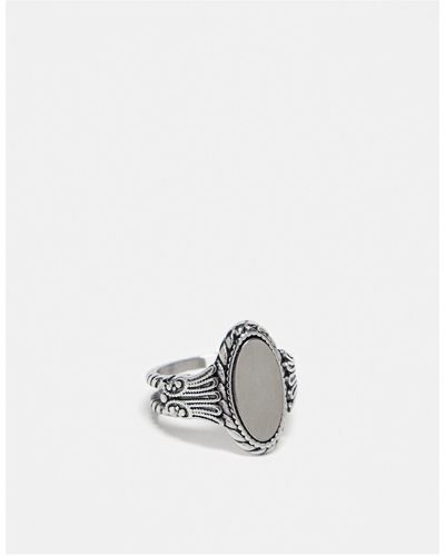 Reclaimed (vintage) Pretty Grunge Stone Ring - White
