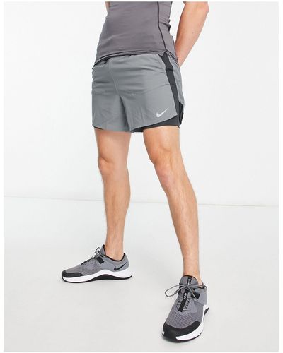 Nike Stride Hybrid Shorts - Gray
