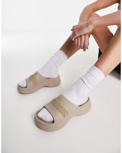 ASOS Weekend Collective - Slippers Met Plateauzool - Wit