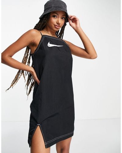 Nike Fleece Cami Jurk Met Contrasterende Stiksels En Swoosh-logo - Zwart