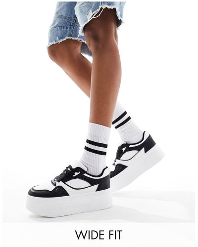 London Rebel Sneakers flatform a pannelli bianche e nere a pianta larga - Bianco