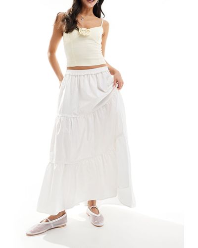 Monki Maxi Tiered Poplin Cotton Skirt With Half Elastic Waist - White