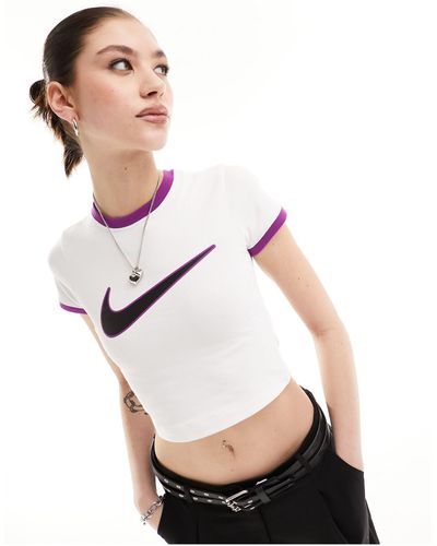 Nike Camiseta blanca y morada con diseño encogido - Blanco