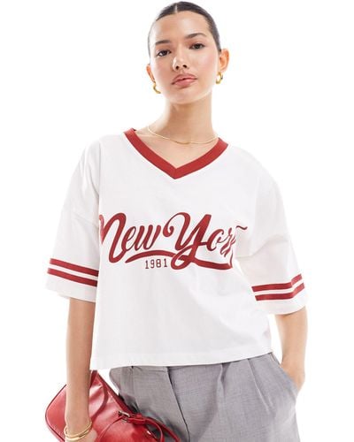 Miss Selfridge Short Sleeve V Neck New York Tipped Cropped T-shirt - White